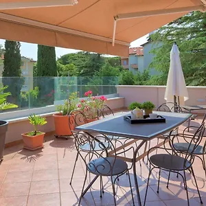  Apartment Nina
